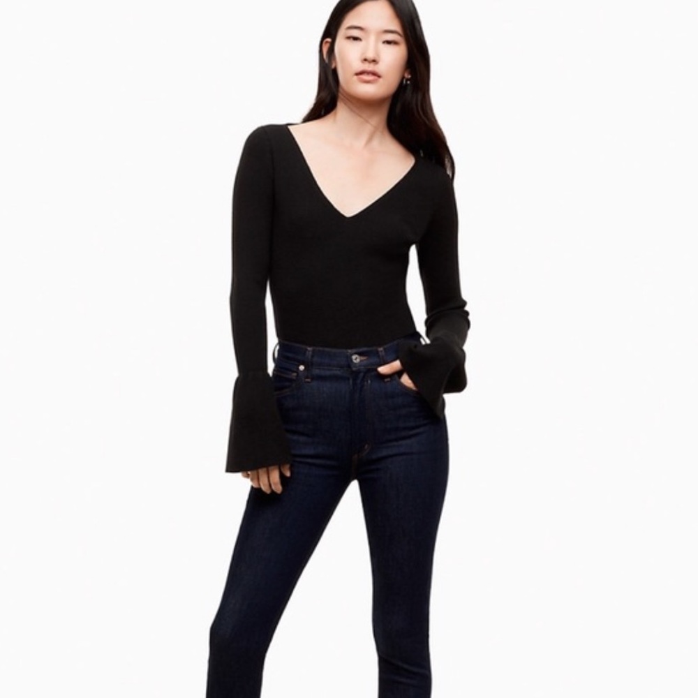 Aritzia Wilfred Black Ribbed V-Neck Top | Sabres Sweater